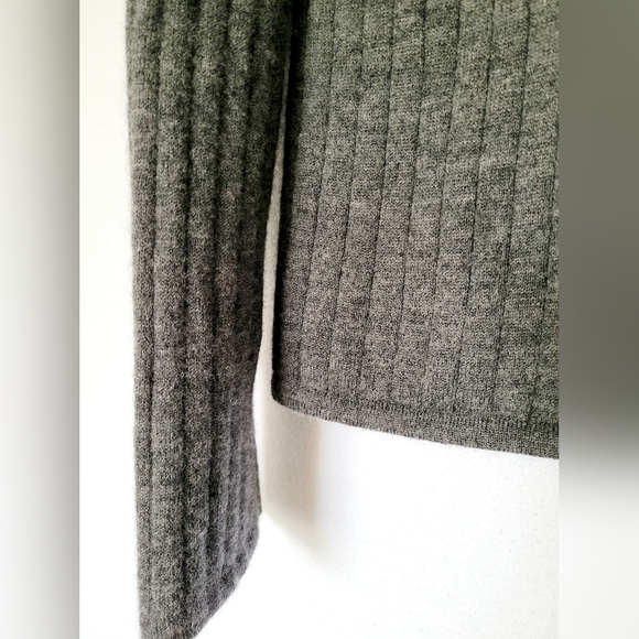 Amber Stone Women's 100% Pure Merino Wool Cropped Sweater Ribbed Gray Large - Picture 9 of 16